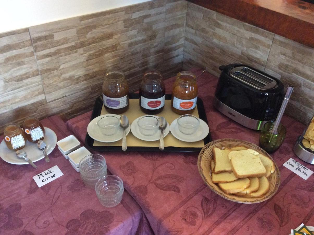 Hotel Restaurant De La Poste Aullene Экстерьер фото