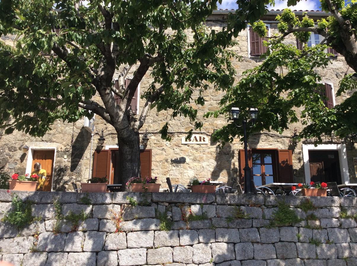 Hotel Restaurant De La Poste Aullene Экстерьер фото